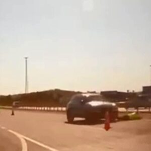 ‘Dur’ ihtarına uymayıp polise çarptı, saklandığı menfezde yakalandı
