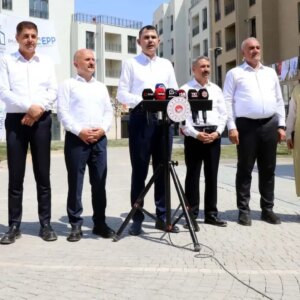 bakan kurum deprem bolgesinde 250 bin konuta ulastik 300 bininci malatyada teslim edilecek aqnGdzv3