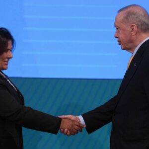kulis erdogan bize gelecek olanlar iclerinden olmali partili gibi gorunen degil gercek partililerden bize katilabilecek isimler guc verir dedi 5TnwsBrw