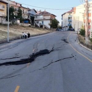 son dakika erzurumda heyelan 70 ev bosaltildi Jt5P6AzS