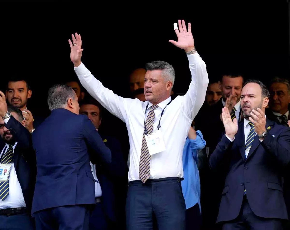 fenerbahcede sadettin saran coskusu jNhSg1VB