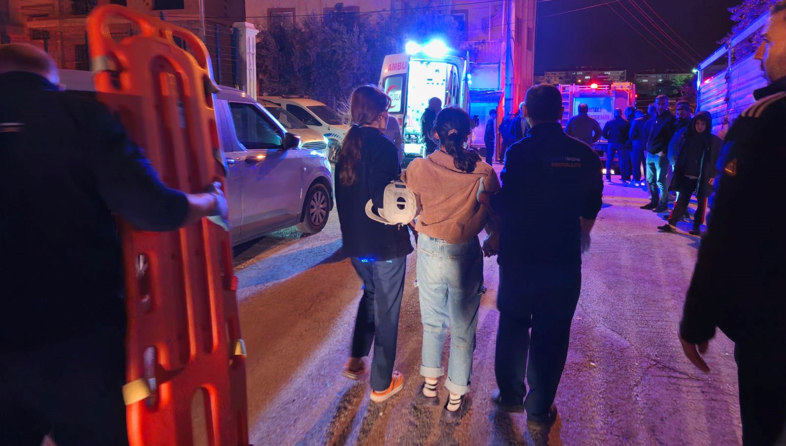 dugun hazirligi yapilan evin tavani coktu 6 yarali WjHPmLYW.jpg