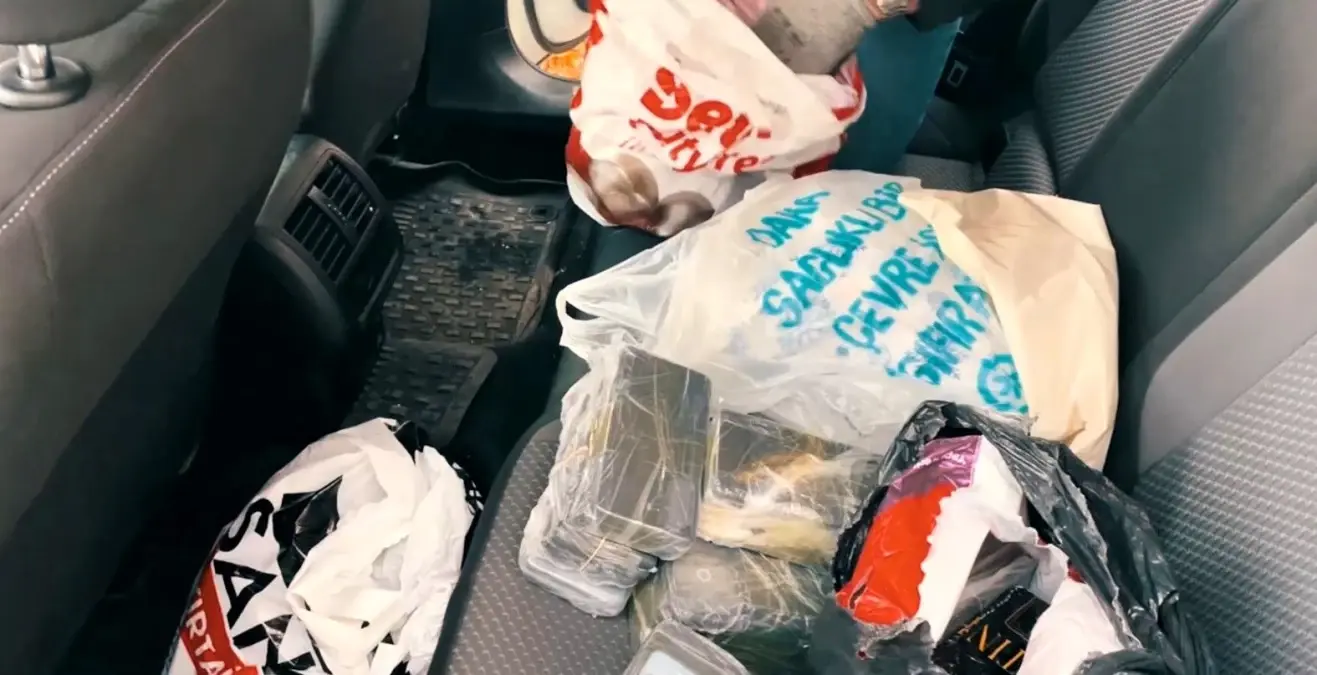 musta gumruk kacagi 218 cep telefonu ele gecirildi WaAE5kcU.jpg