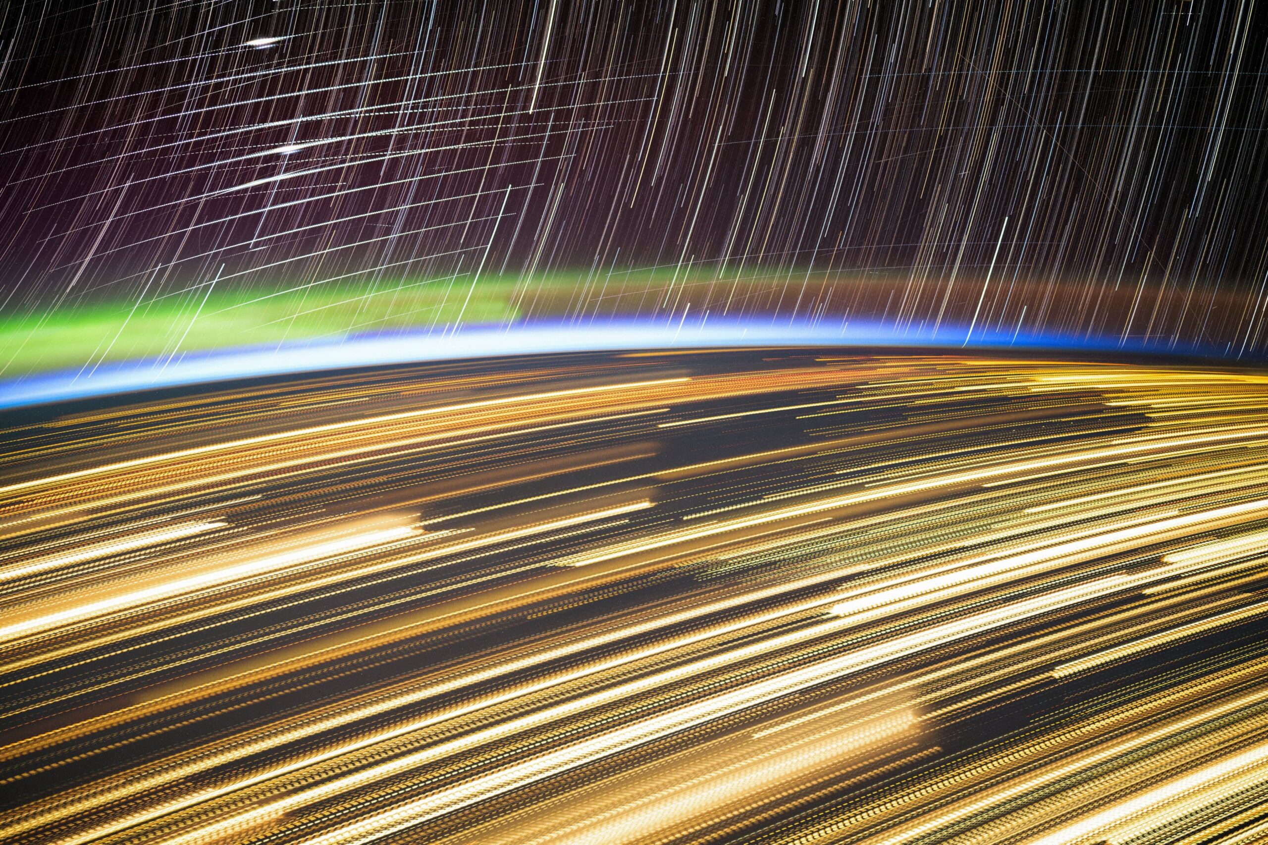 nasa astronotundan etkileyici video starlink uydulari ve yesil auroralar zM6fspJq.jpg