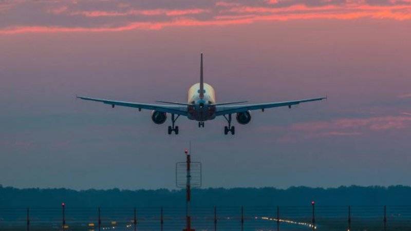 abdde bir yolcu ucagina bomba ihbari yapildi ucuslar durduruldu 3FtfcVyy.jpg