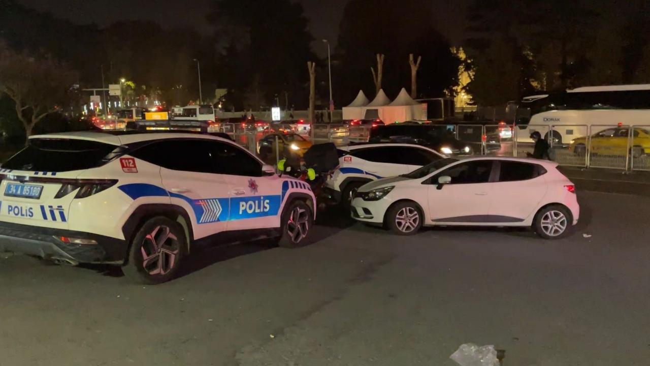 besiktasta taraftarlar arasinda silahli kavga 1 yarali mC4F2hIA.jpg