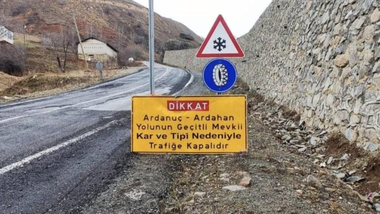 ardahan-ardanuc-kara-yolu-kis-boyunca-ulasima-kapali-olacak-Xg3e5H58.jpg