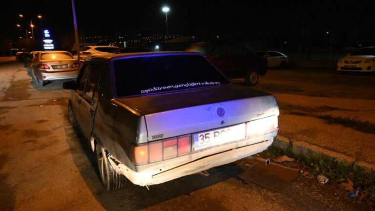 polisten-kacan-ehliyetsiz-surucuye-33-bin-271-tl-ceza-aracin-arkasinda-ilgi-ceken-yazi-IJOvnmUw.jpg