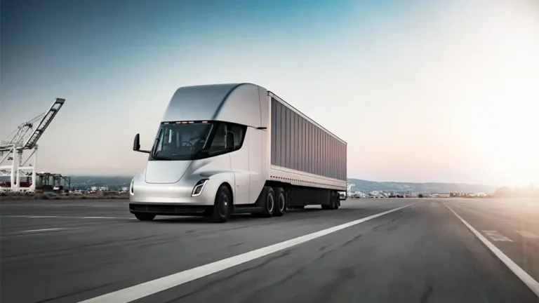 tesla-semi-iki-farkli-modelle-yollara-cikiyor-shiftdeletenet-NqAGUTjS.webp